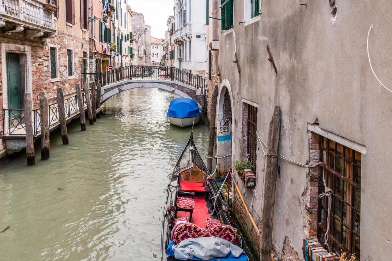 Doge'S Pantheon & St.Mark School In Hidden Venice Exterior photo